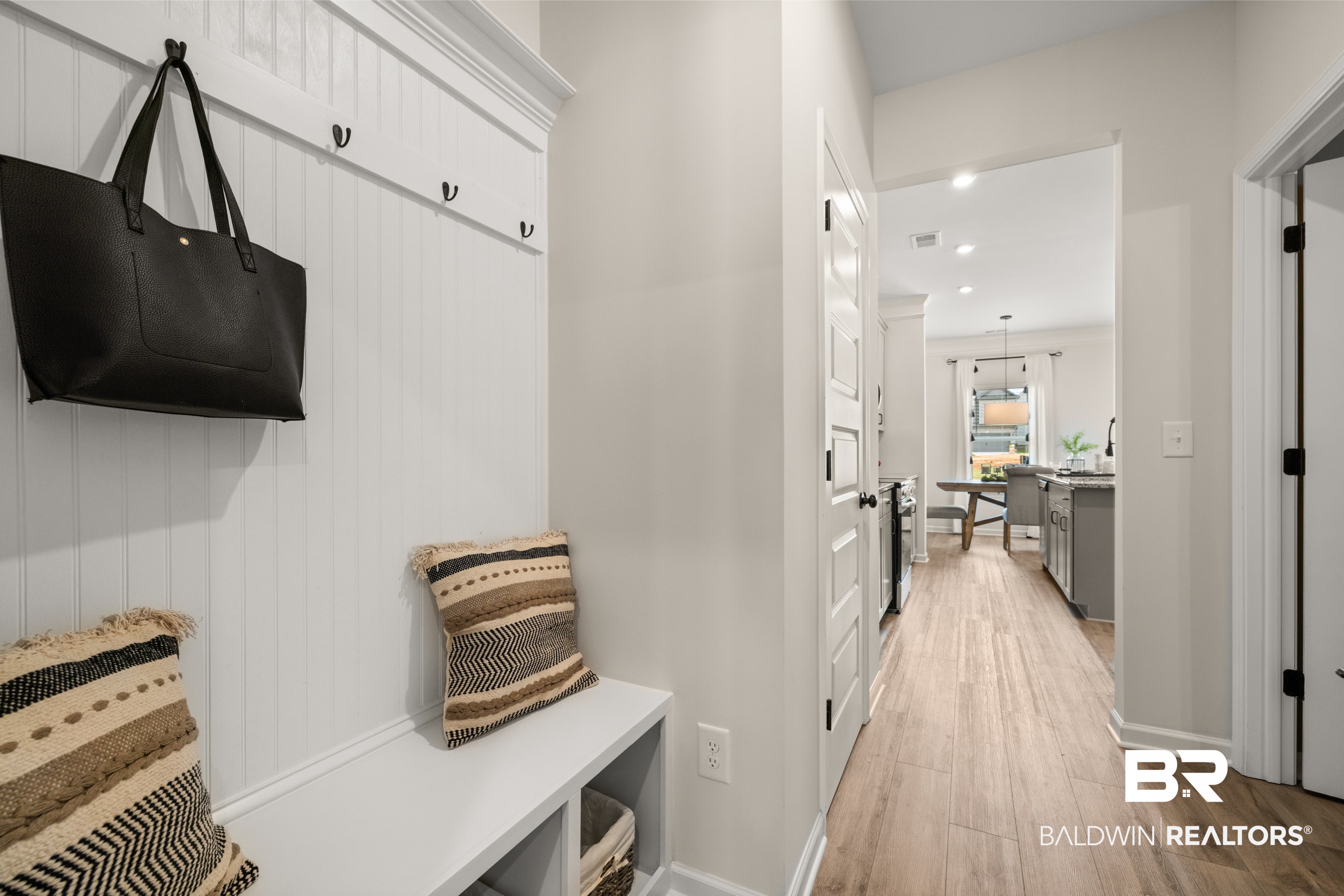 1264 Pearl Loop