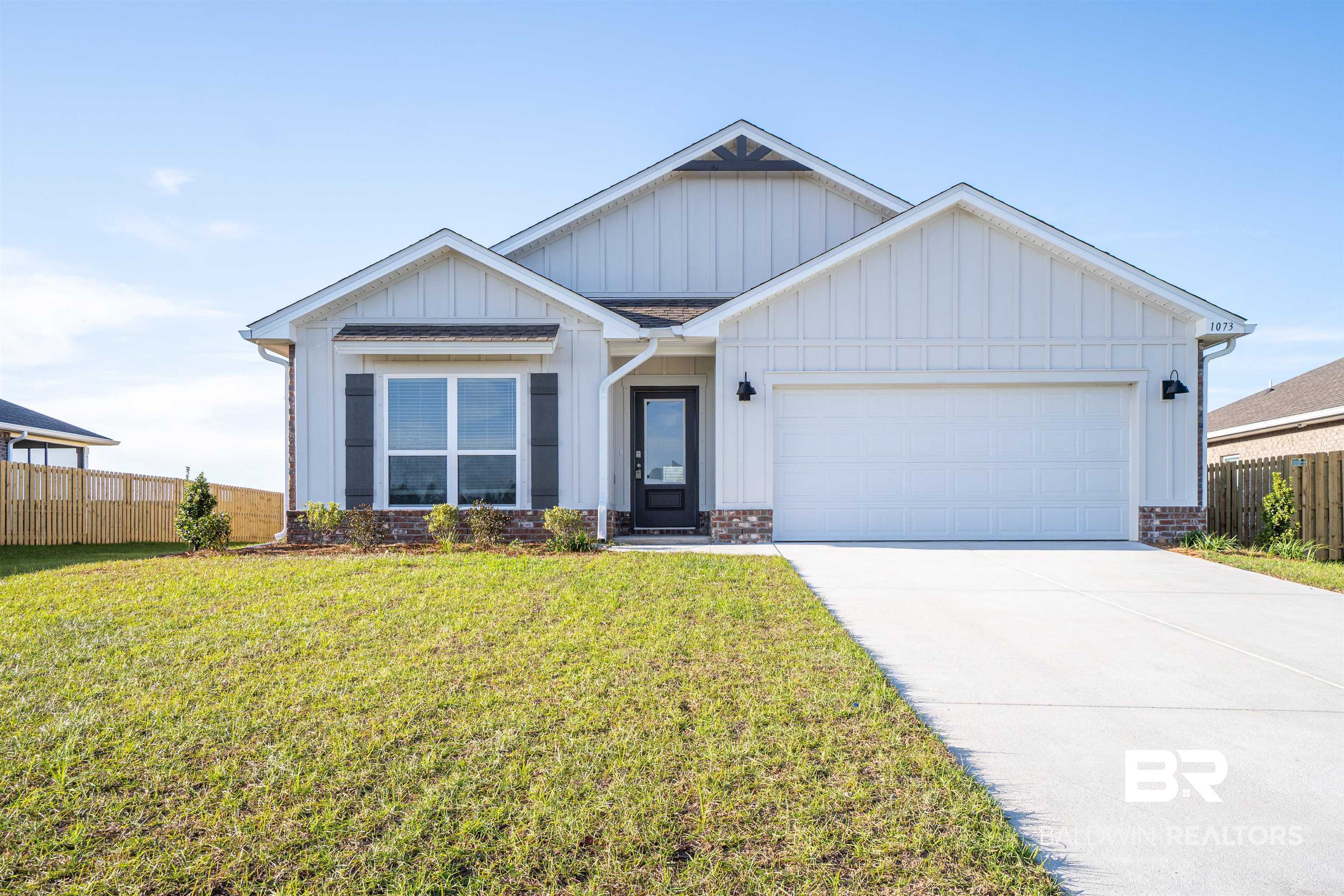 1073 Hayward Loop