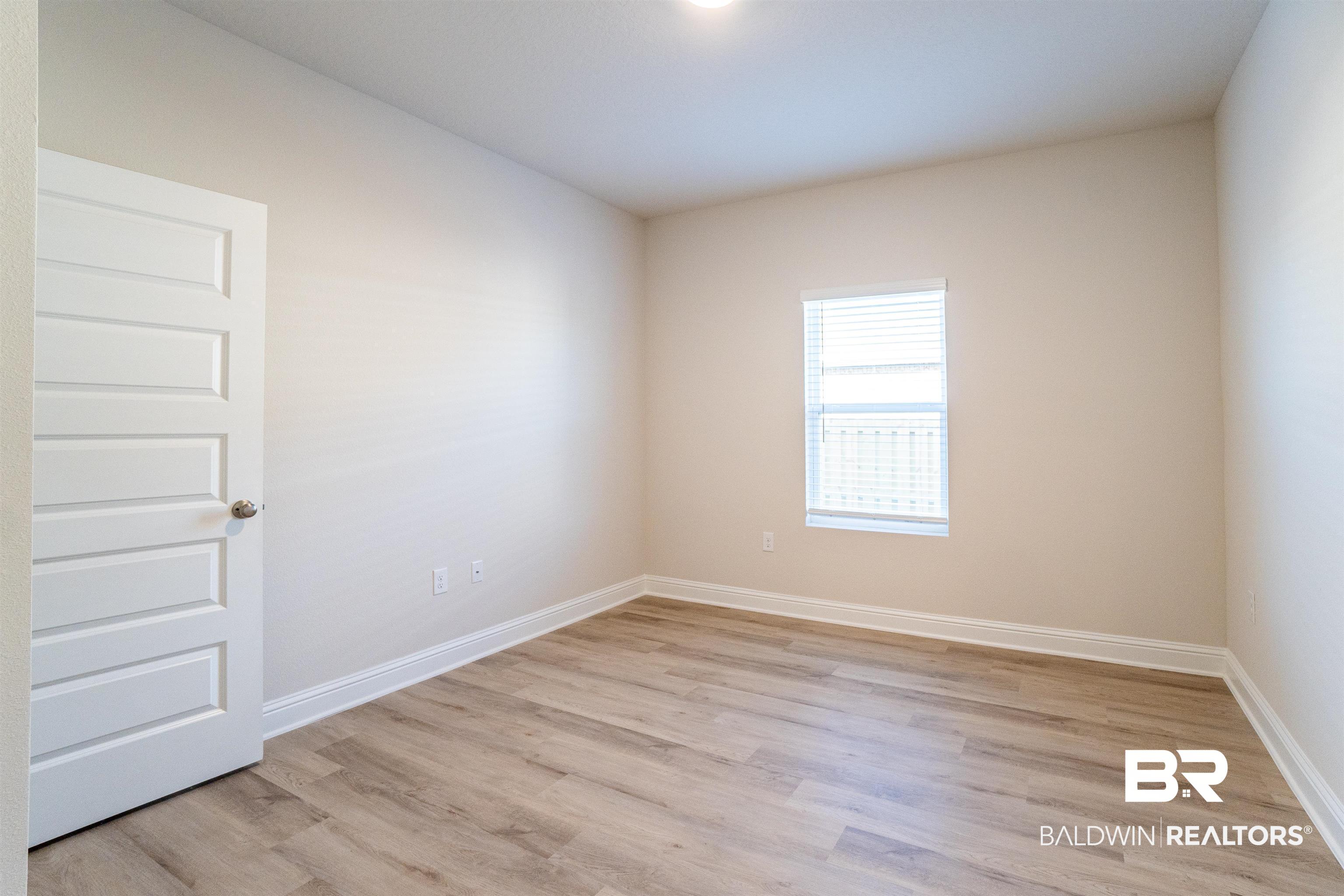 1073 Hayward Loop