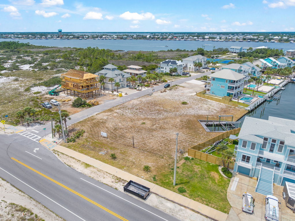 7268 Sharp Reef Road