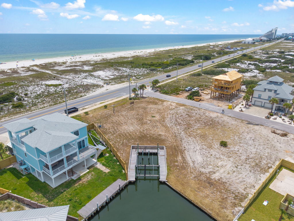 7268 Sharp Reef Road