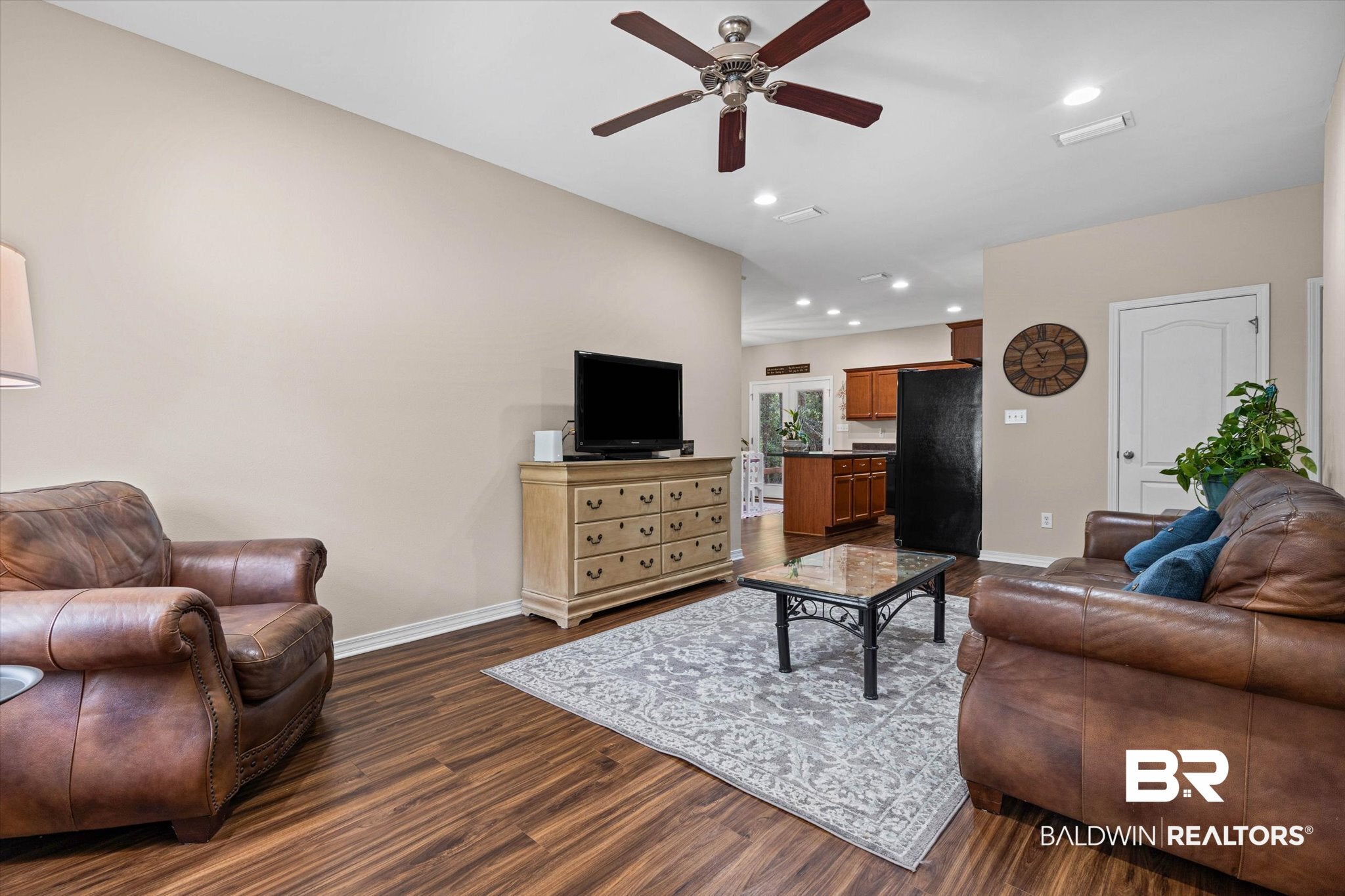105 Donna Cir