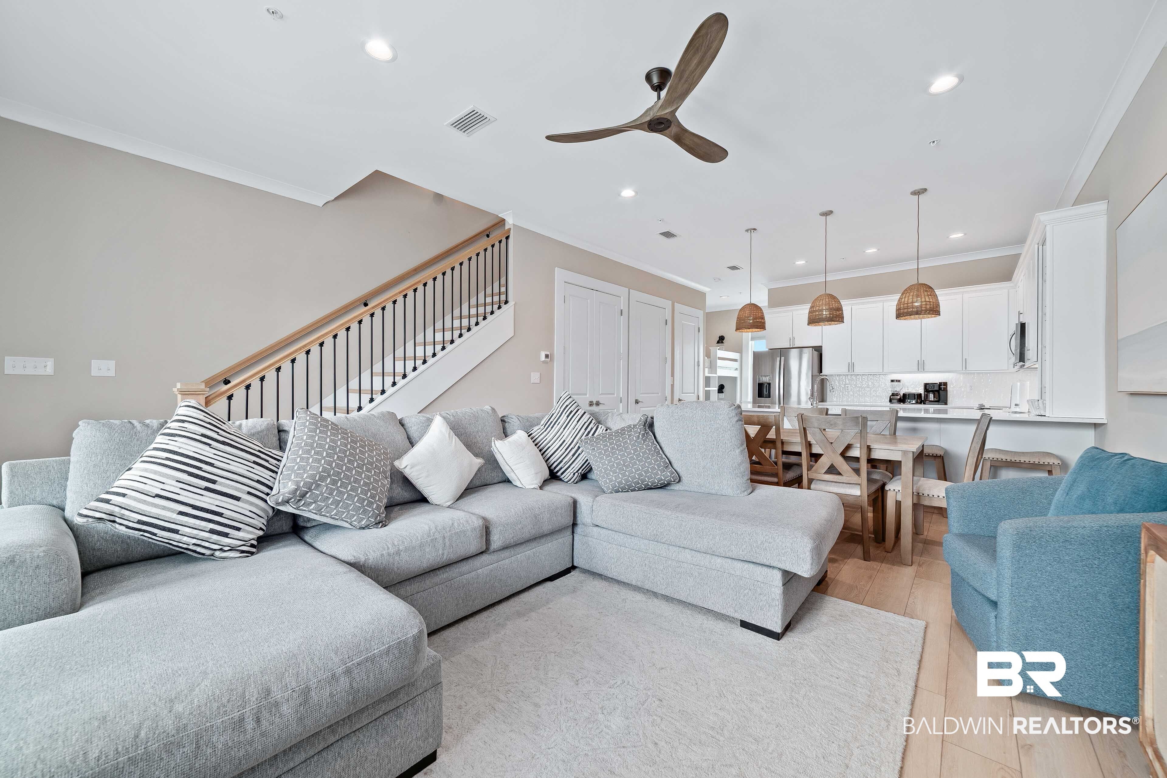951 W Lagoon Avenue UNIT M