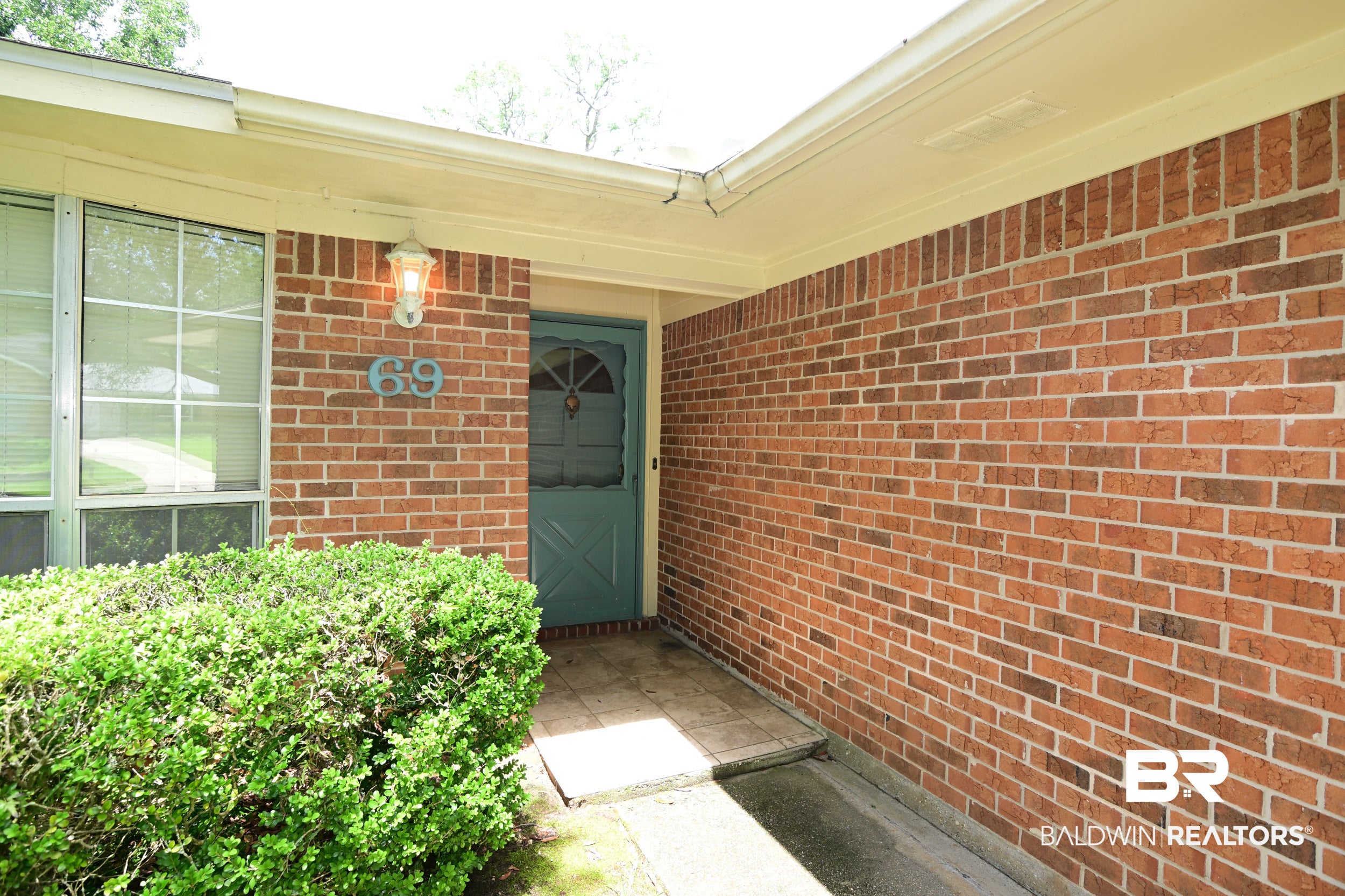 69 Paddock Dr
