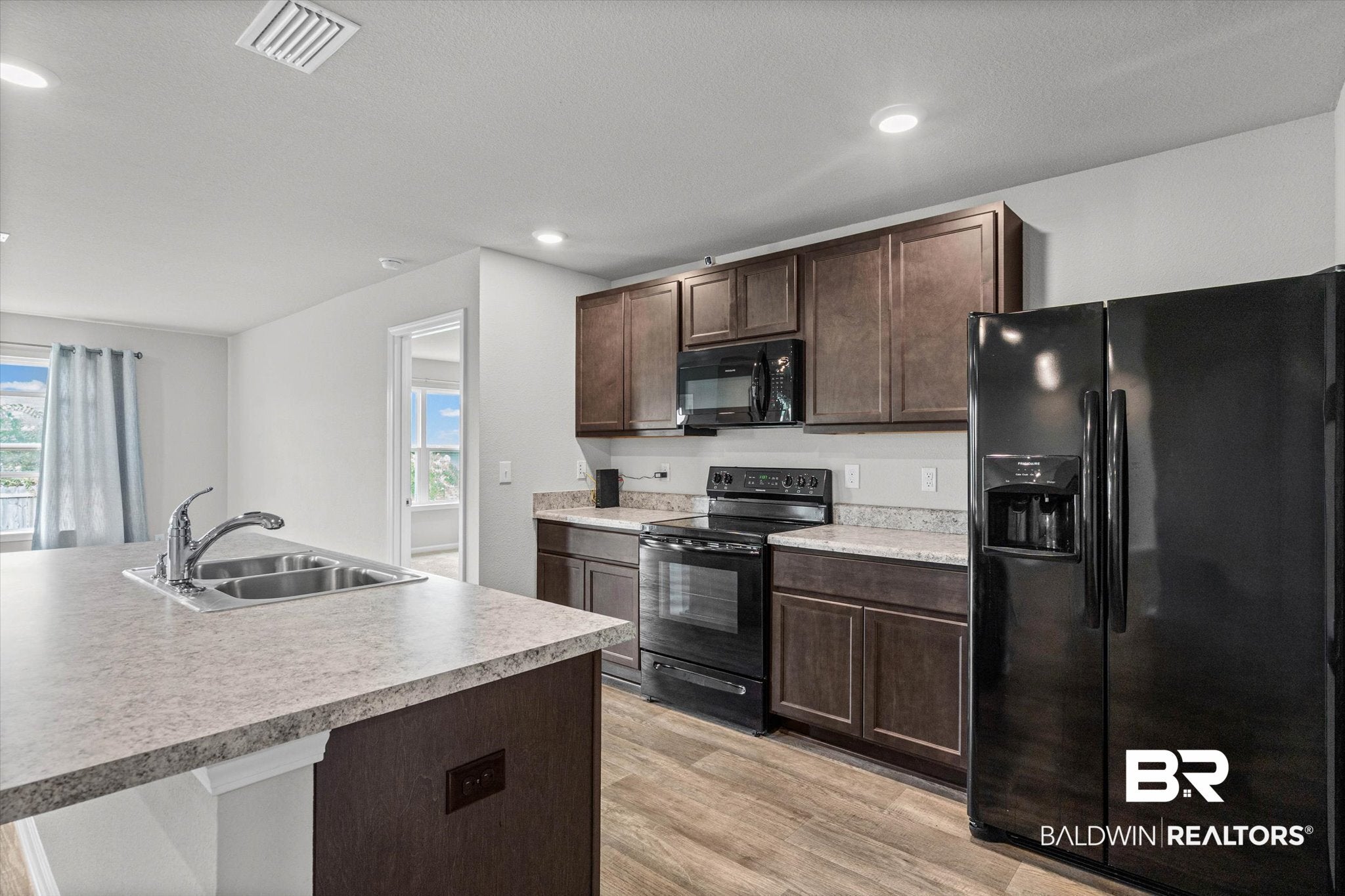 1345 Majesty Loop