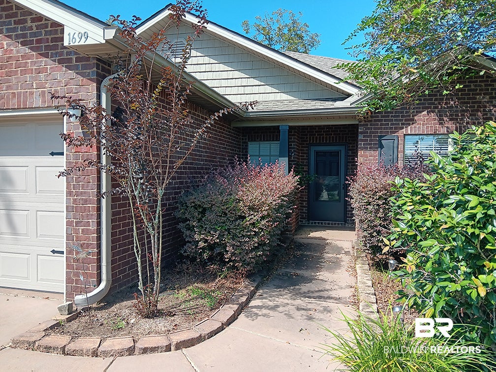 1699 Abbey Loop