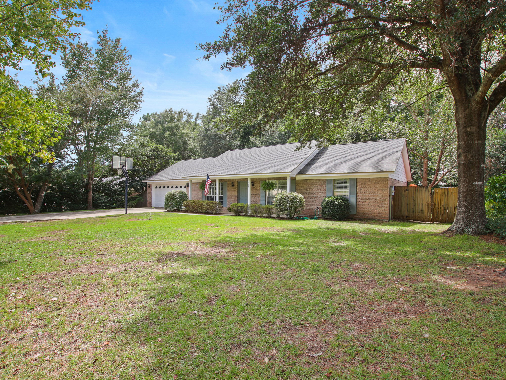168 Robbins Blvd