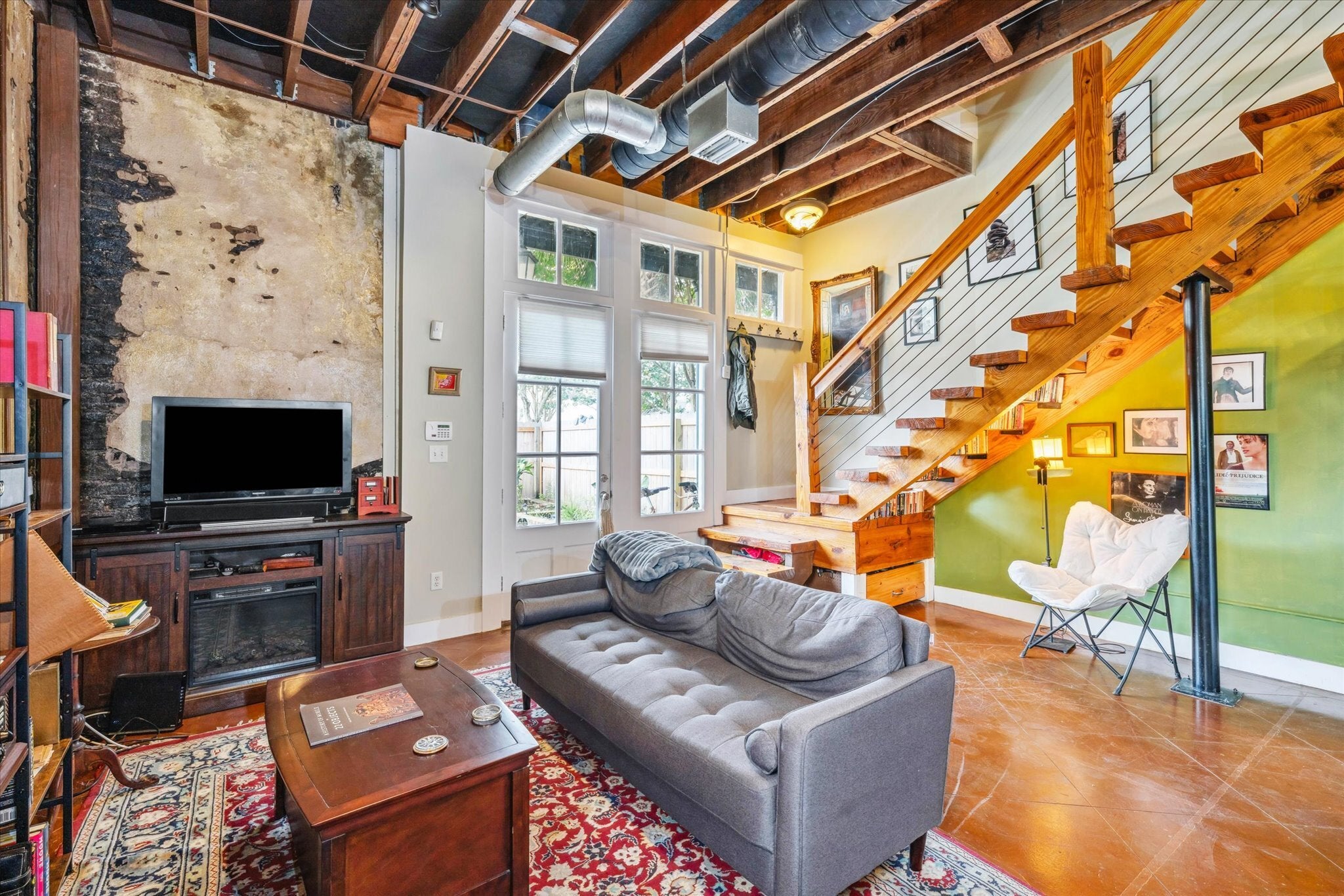 501 Dauphin St E
