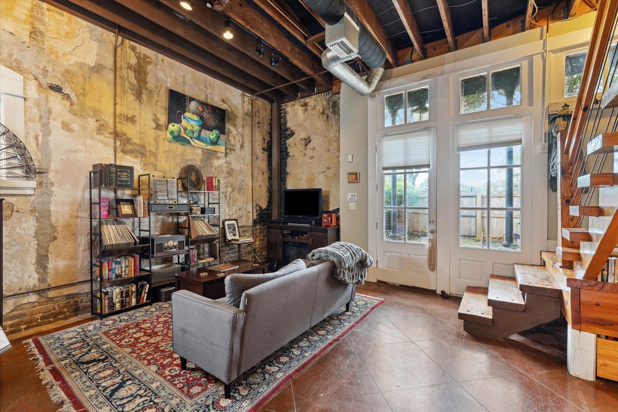 501 Dauphin St E