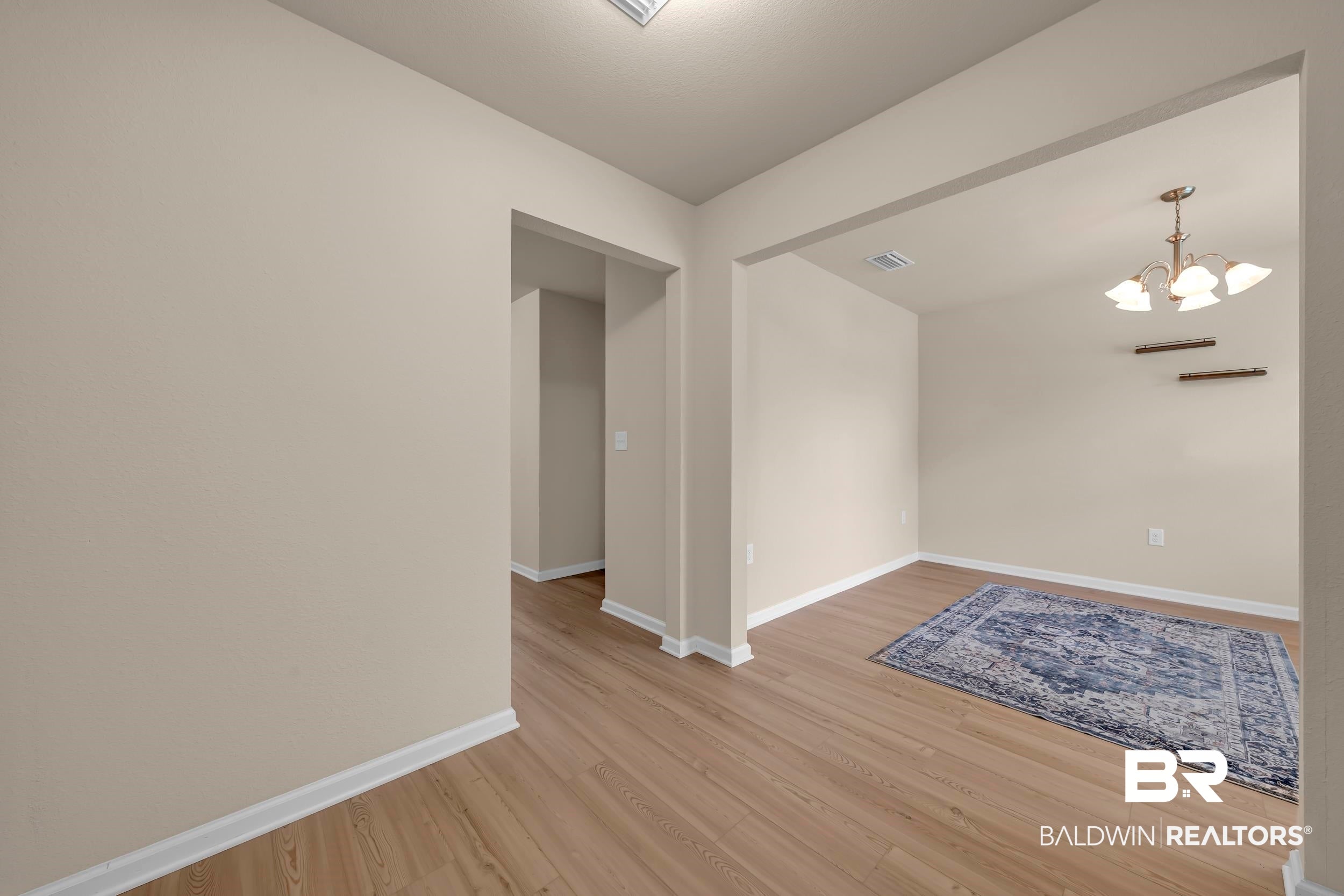 1704 Abbey Loop