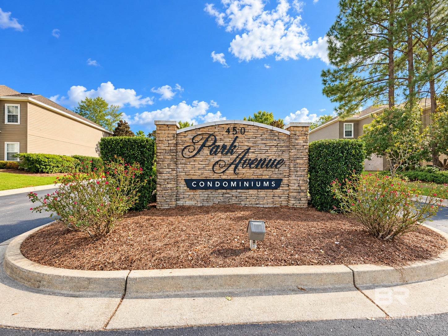 450 Park Avenue APT 109