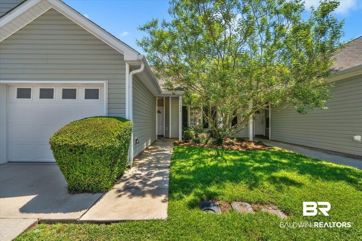 2651 Juniper Street 1002 - Photo 2