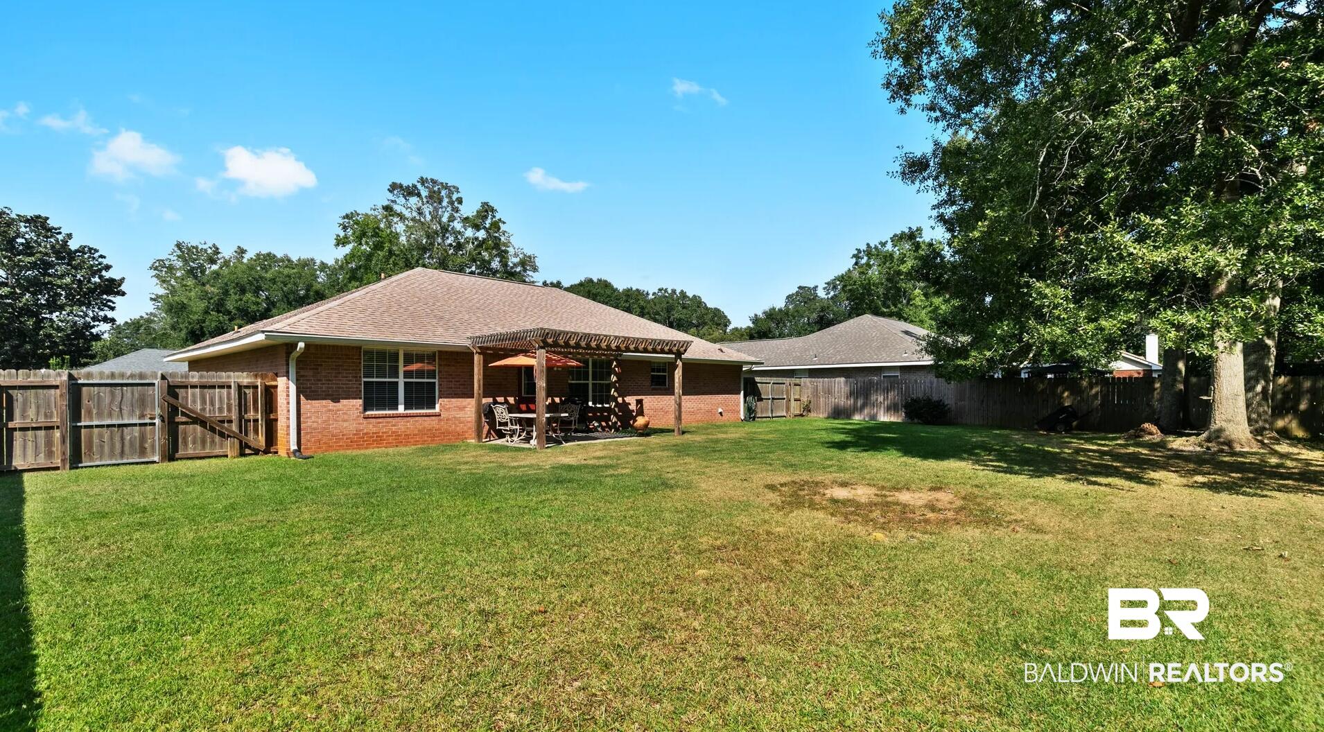 106 Oak Hollow Circle