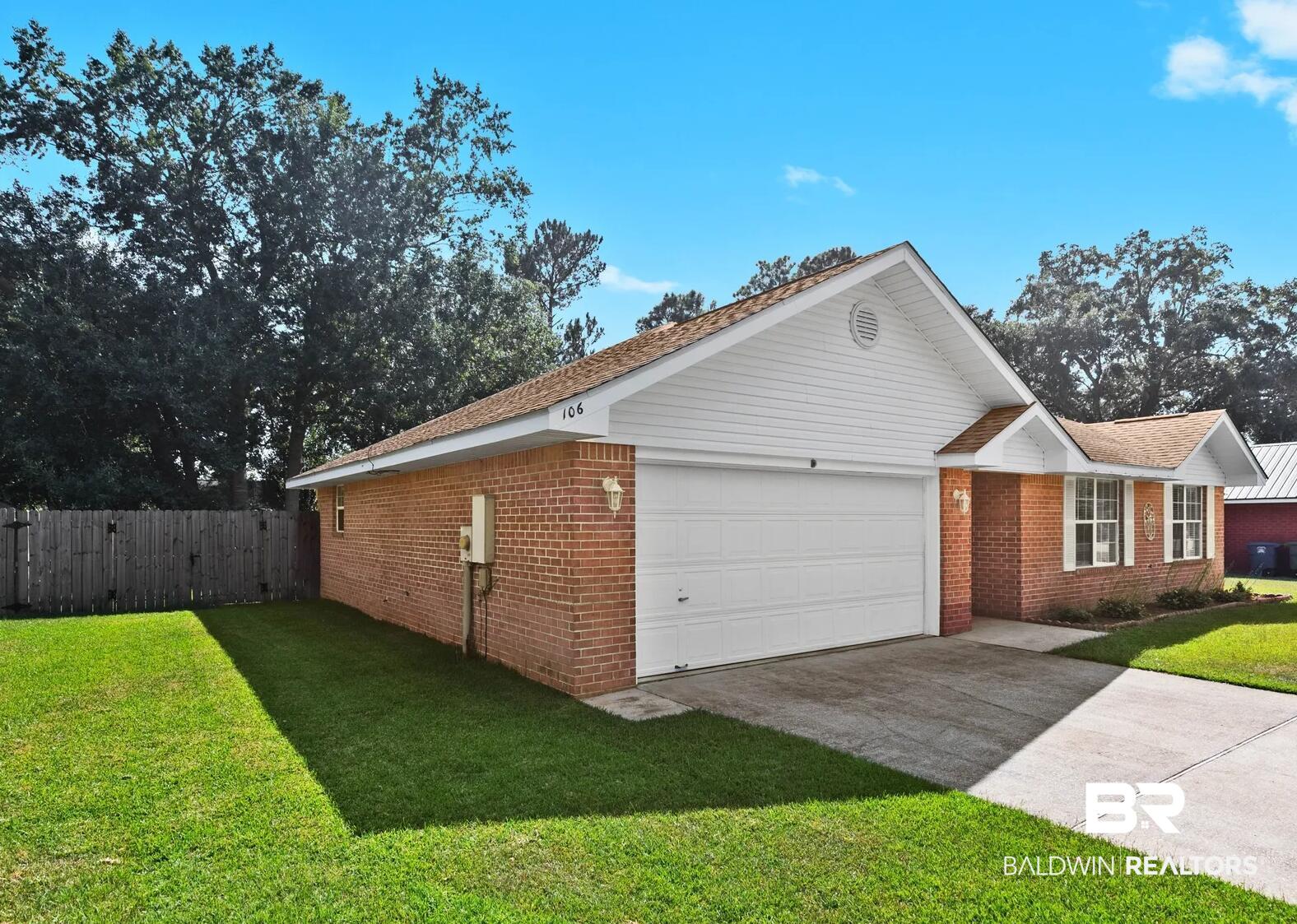106 Oak Hollow Circle