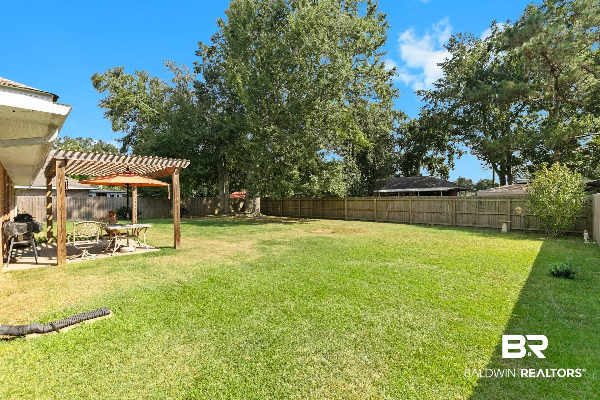 106 Oak Hollow Circle