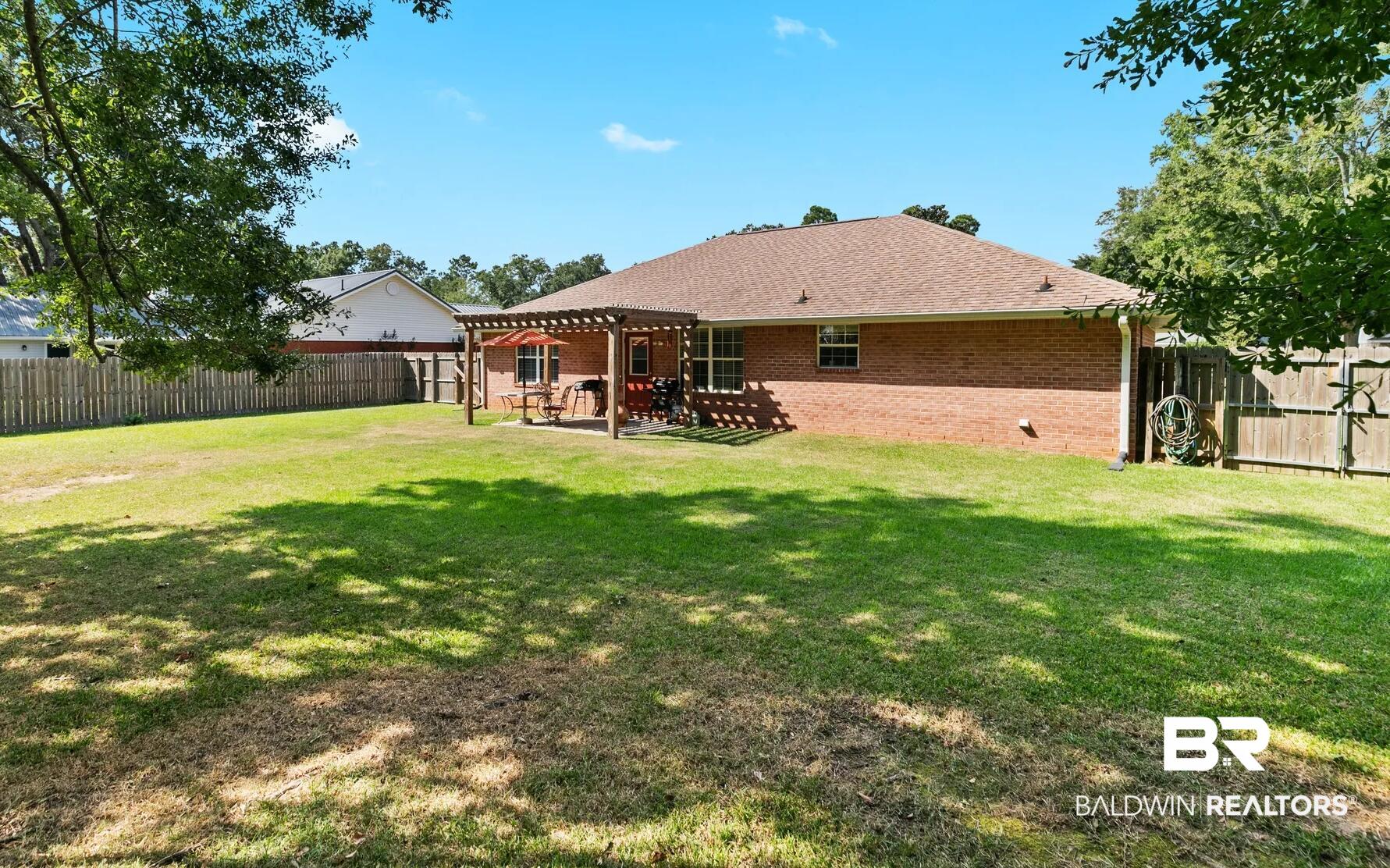 106 Oak Hollow Circle