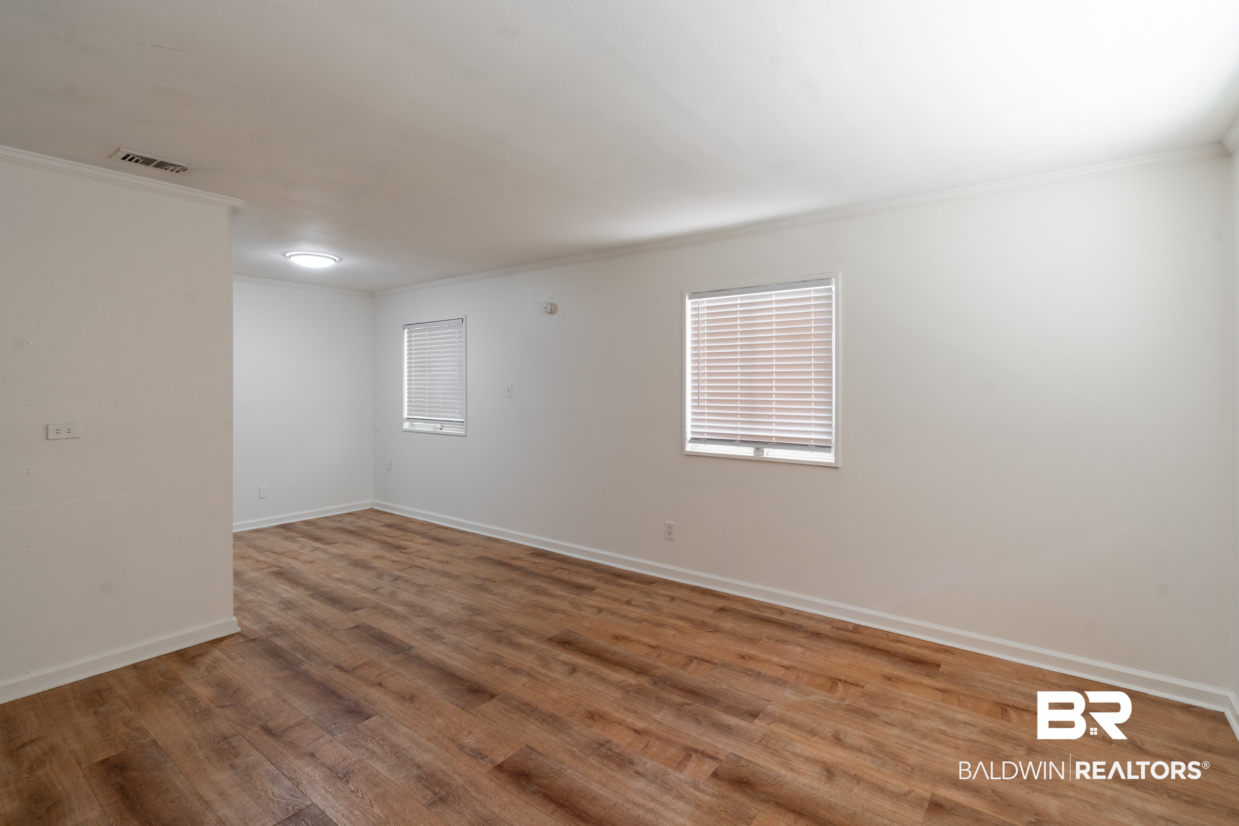 4060 Cresthaven Rd