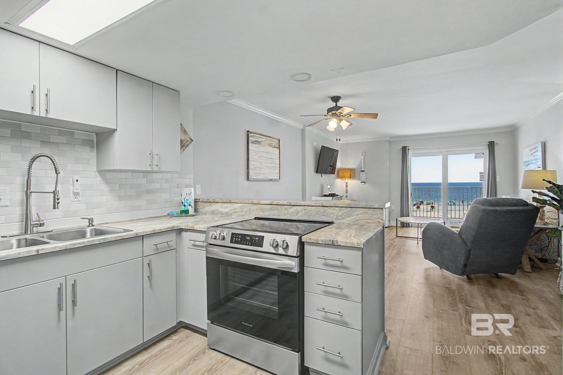 517 E Beach Blvd 2C