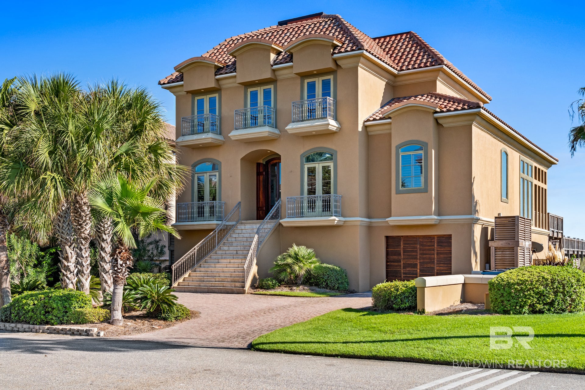 3237 Dolphin Drive