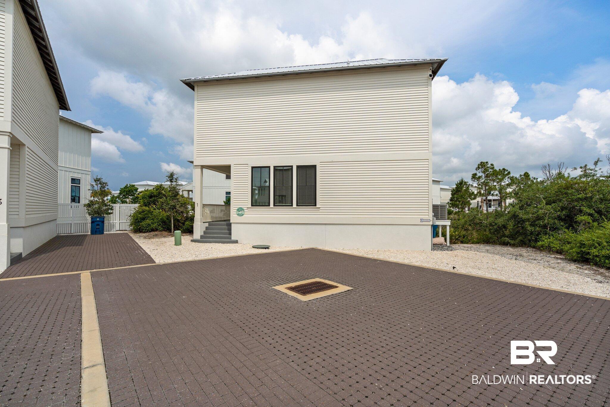 1 W Gate