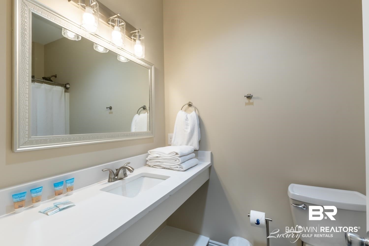 332 W Beach Blvd, Gulf Shores, AL, 36542, USA, 8 Bedrooms Bedrooms, ,10 BathroomsBathrooms,Residential,Contingent,332 W Beach Blvd,398610
