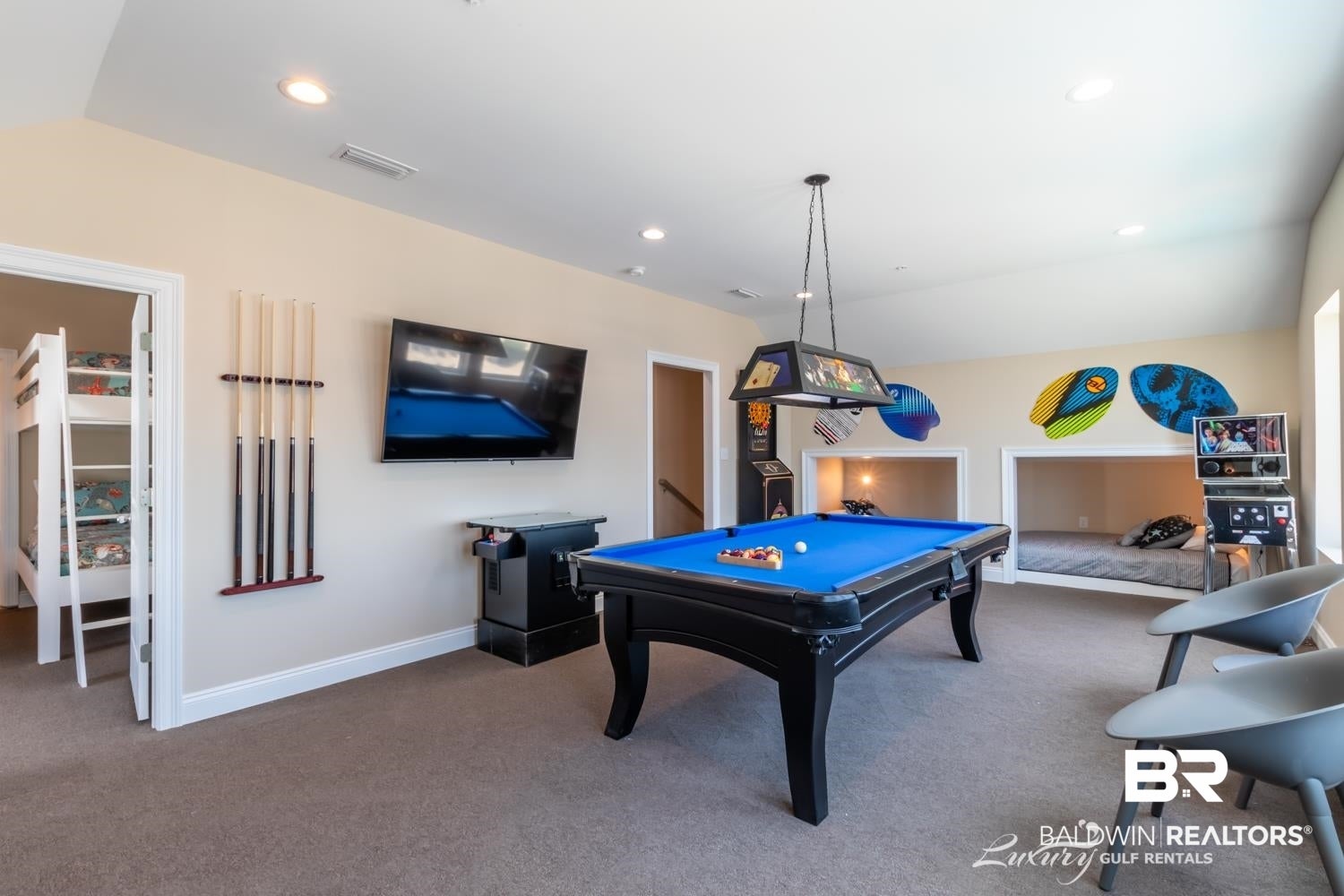 332 W Beach Blvd, Gulf Shores, AL, 36542, USA, 8 Bedrooms Bedrooms, ,10 BathroomsBathrooms,Residential,Contingent,332 W Beach Blvd,398610