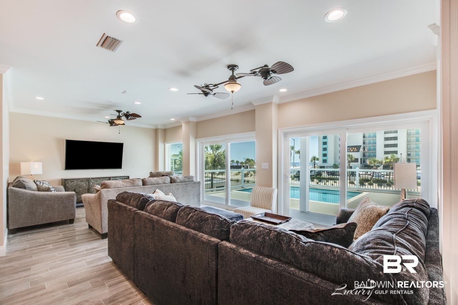 332 W Beach Blvd, Gulf Shores, AL, 36542, USA, 8 Bedrooms Bedrooms, ,10 BathroomsBathrooms,Residential,Contingent,332 W Beach Blvd,398610