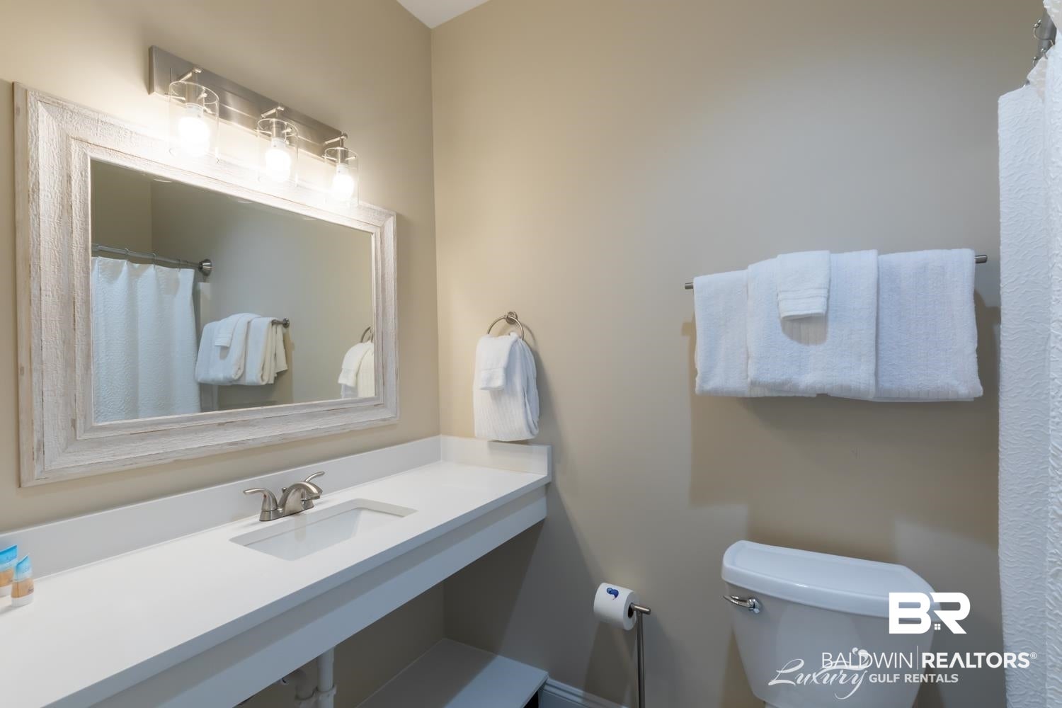 332 W Beach Blvd, Gulf Shores, AL, 36542, USA, 8 Bedrooms Bedrooms, ,10 BathroomsBathrooms,Residential,Contingent,332 W Beach Blvd,398610