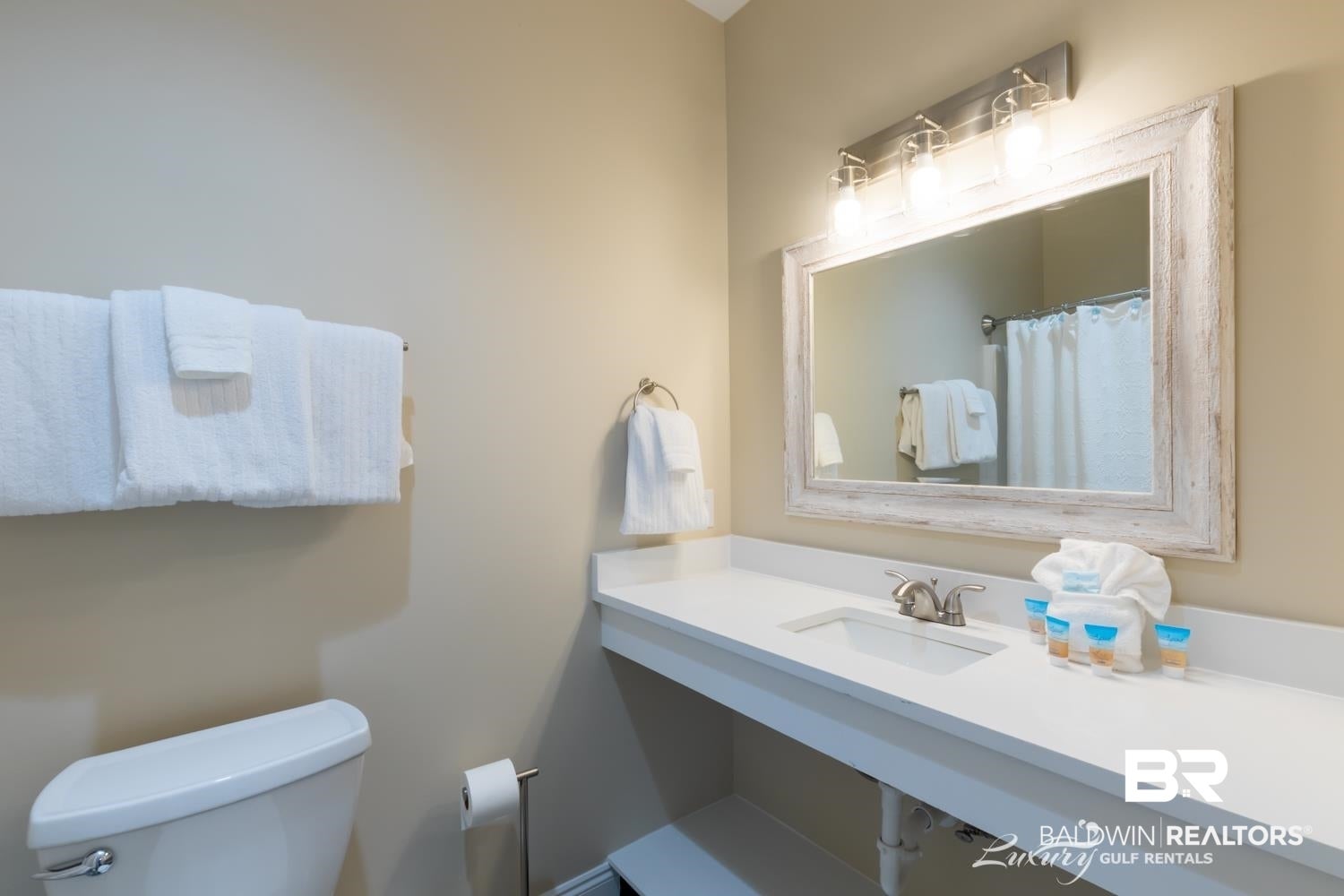 332 W Beach Blvd, Gulf Shores, AL, 36542, USA, 8 Bedrooms Bedrooms, ,10 BathroomsBathrooms,Residential,Contingent,332 W Beach Blvd,398610