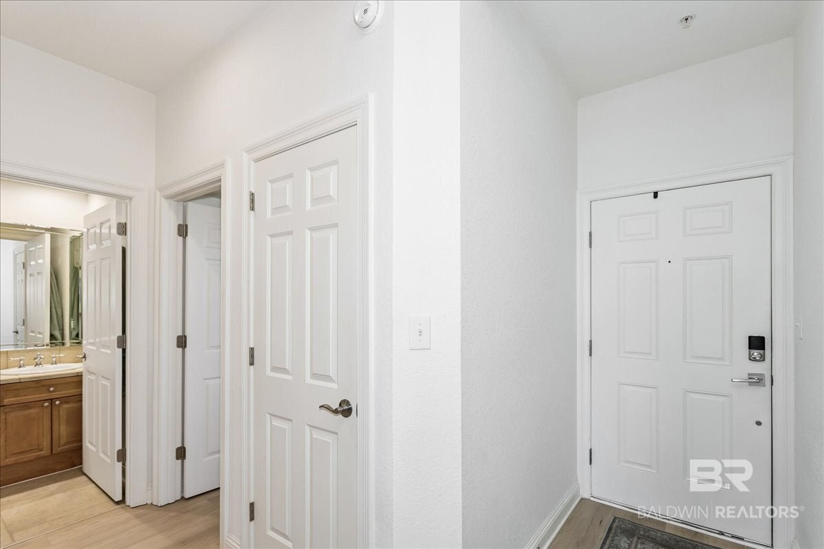 4060 Indigo Drive 307