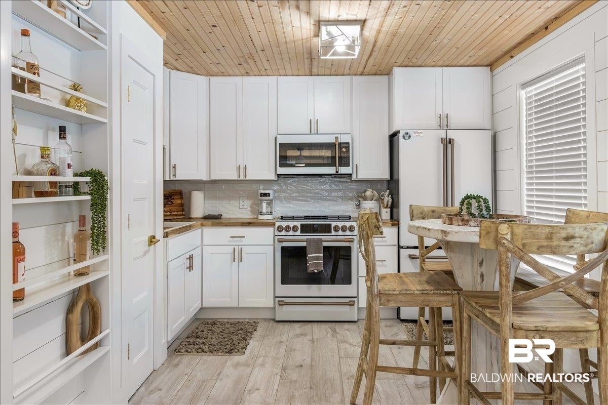 620 W Beach Boulevard 31B