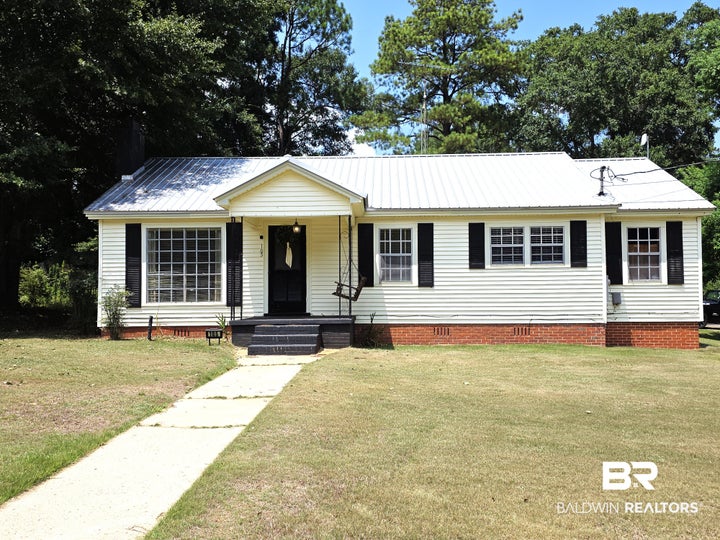 Photo 1 of 39 — 105 Spring St, Evergreen, AL 36401