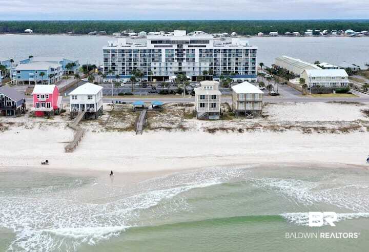 1832 W Beach A609