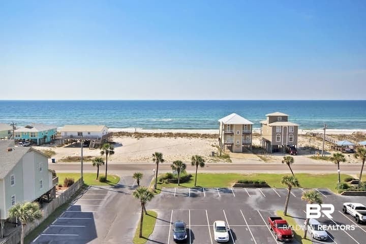 1832 W Beach A609