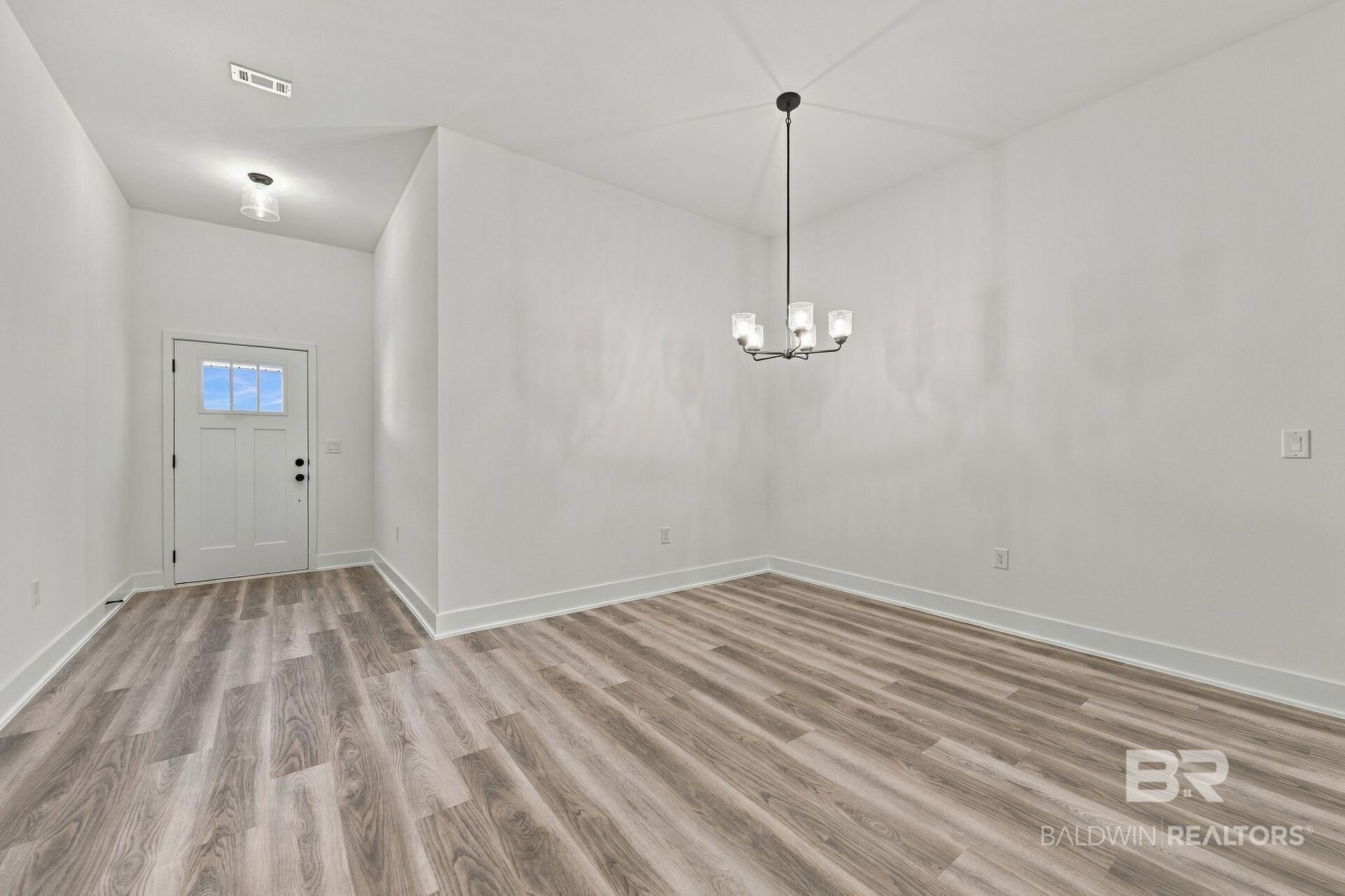 620 Mayflower Dr