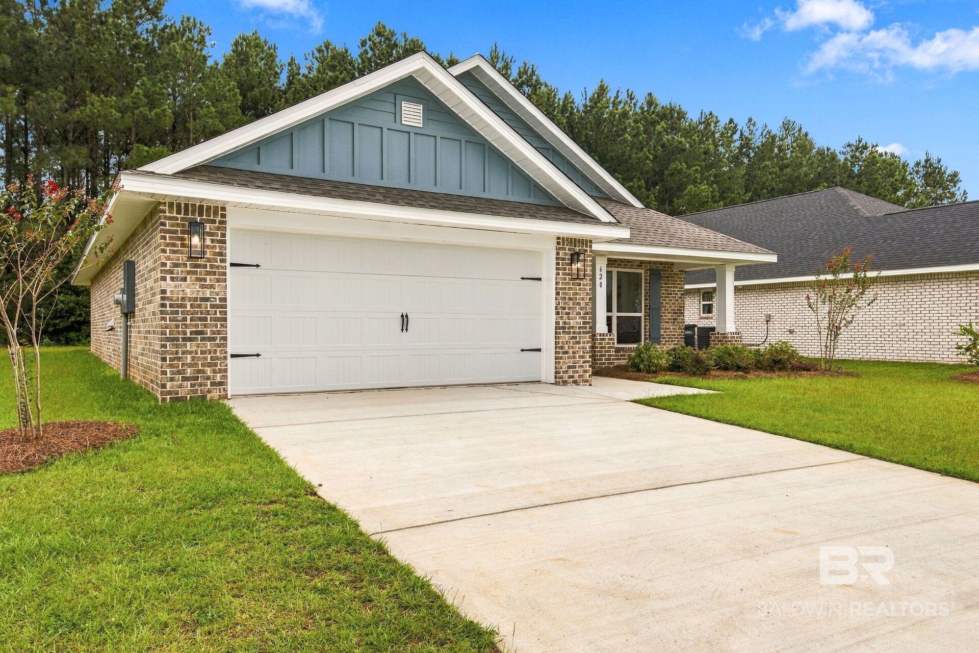 620 Mayflower Dr
