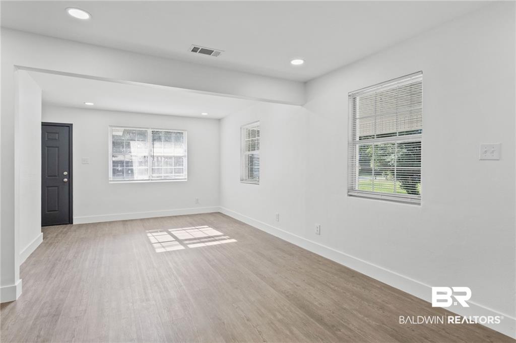 1605 Woodley Rd - Photo 4