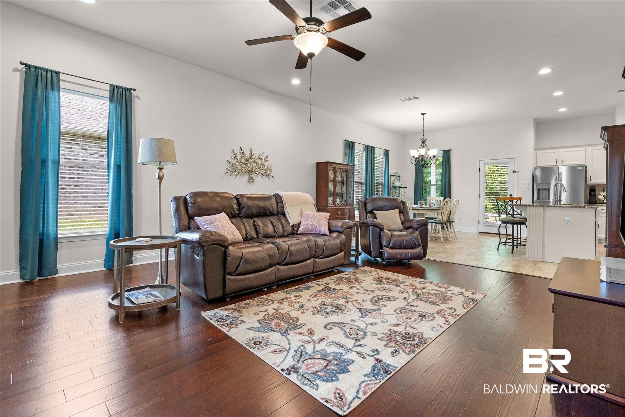 1270 Surrey Loop