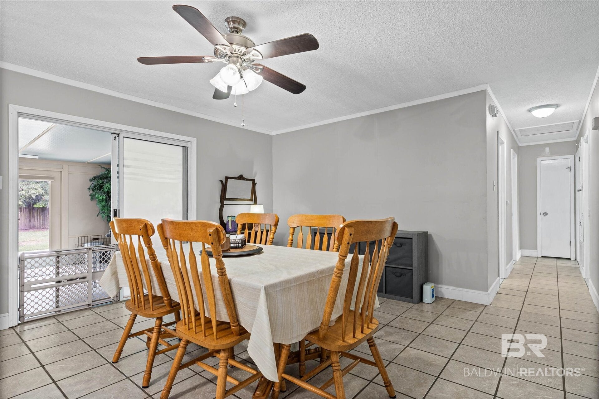 6571 Sandra Dr