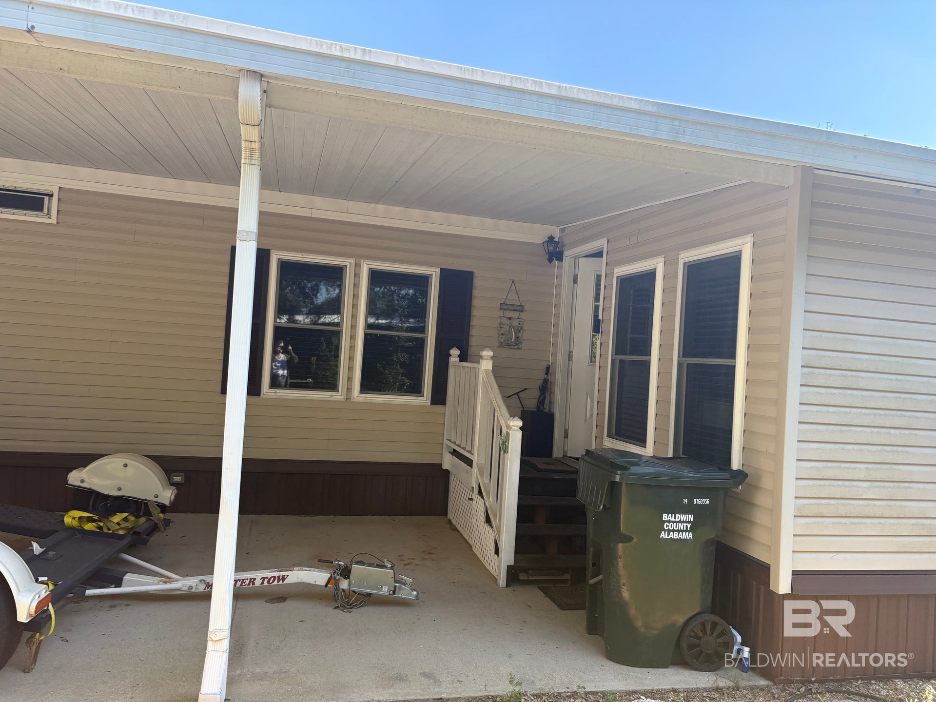1679 Santa Cruz Dr