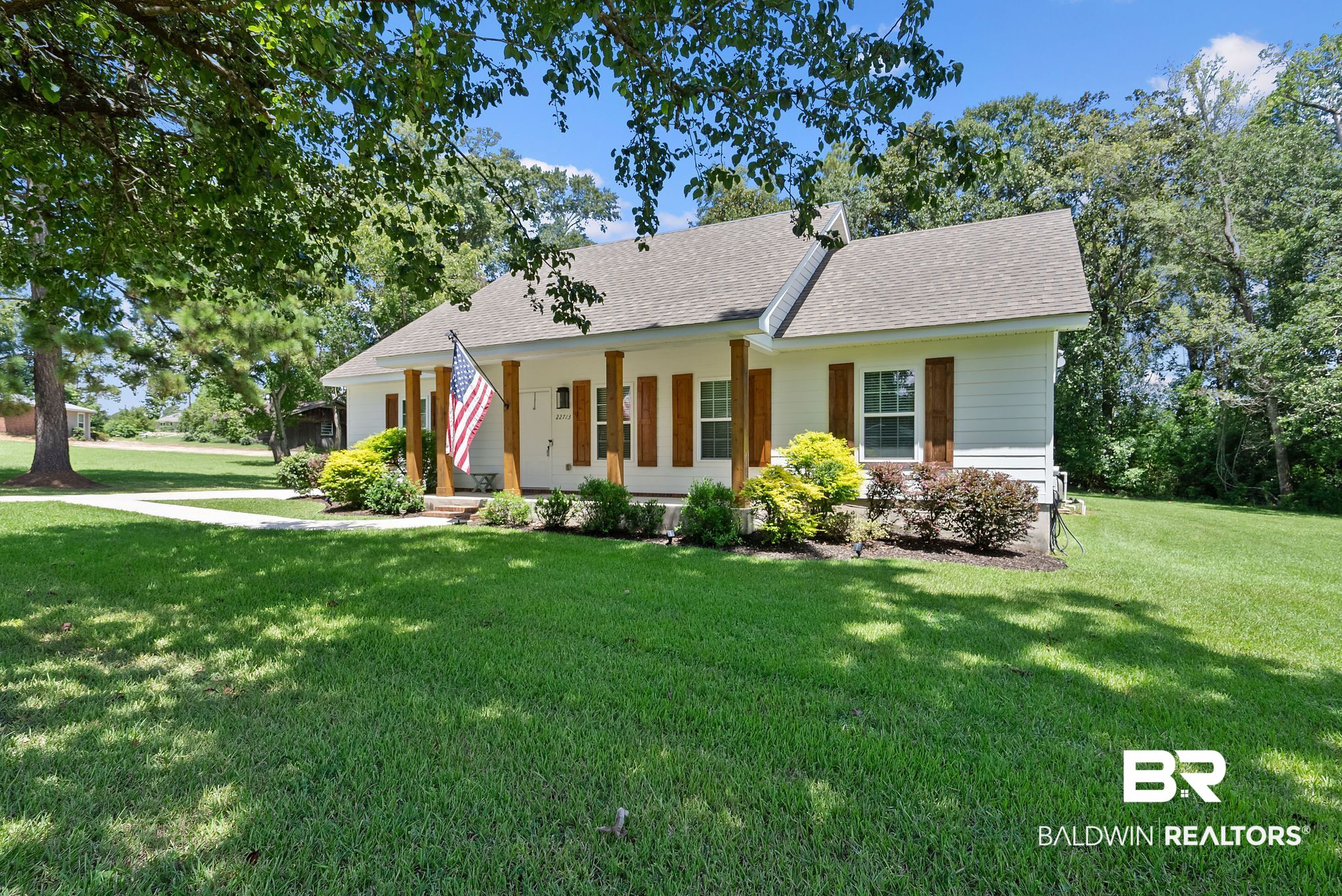 22713 Circle Dr