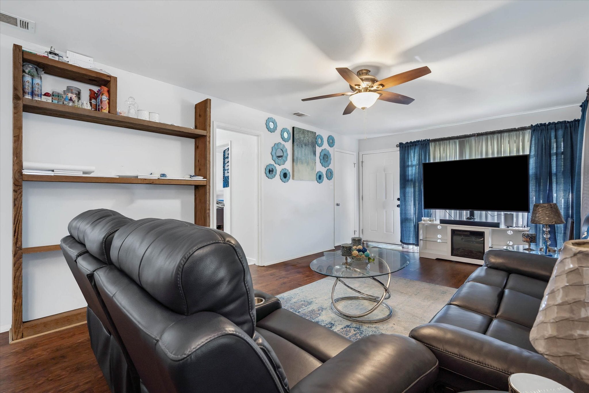 1453 Mamie Dr