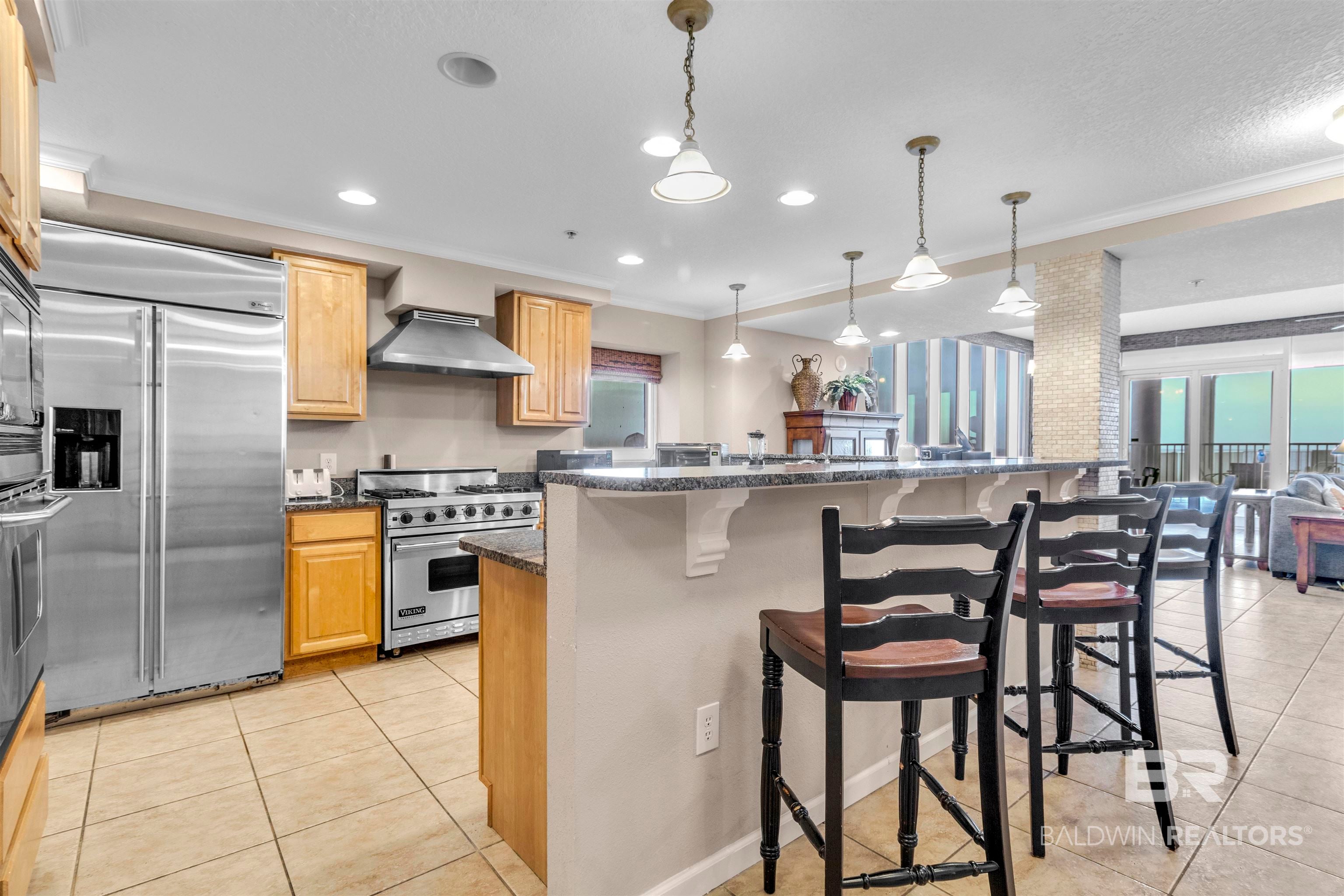 527 E Beach Boulevard 201