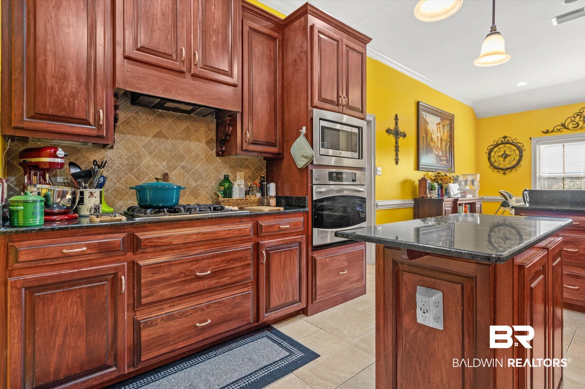 2245 E Turtle Creek
