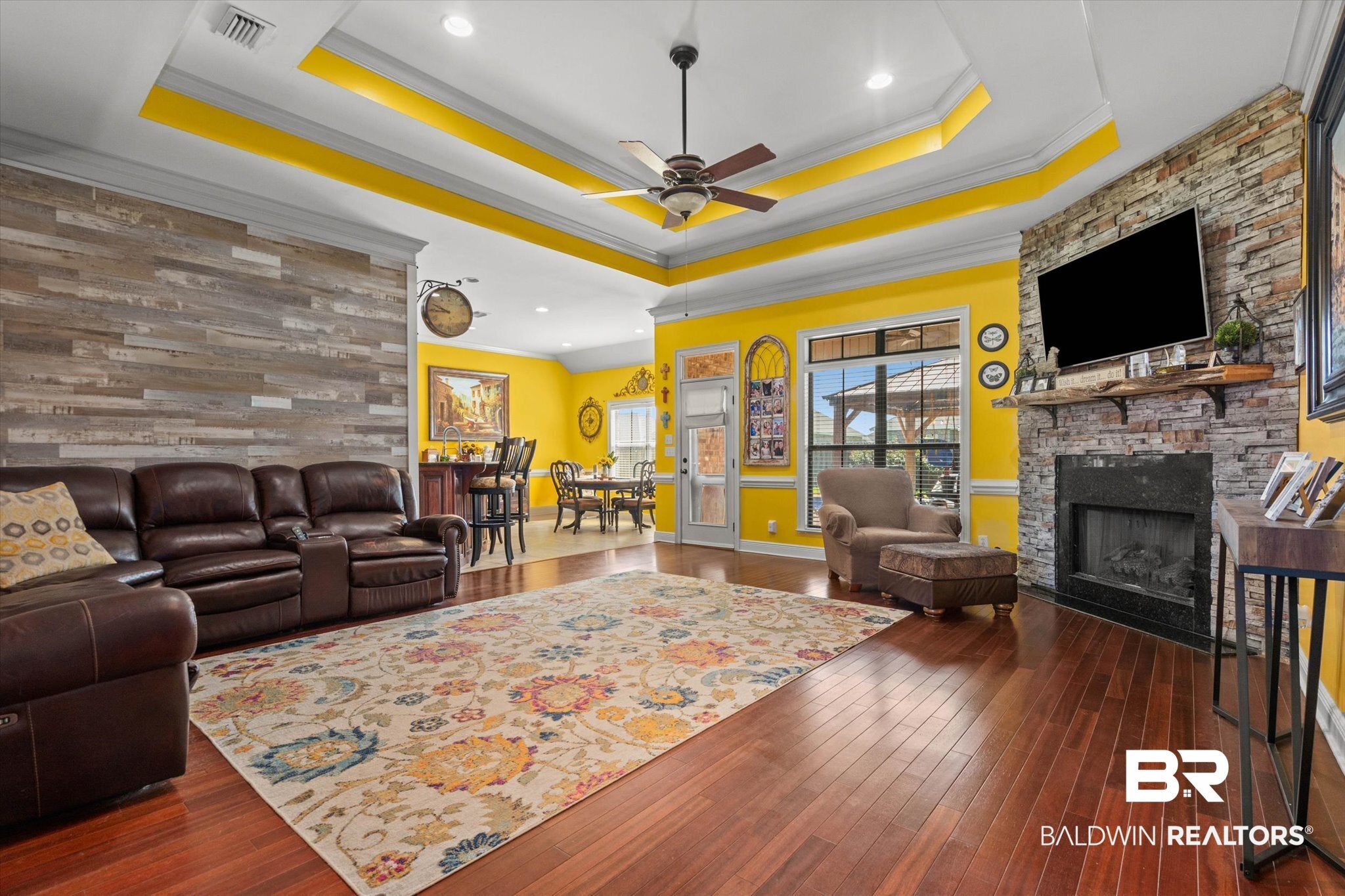 2245 E Turtle Creek