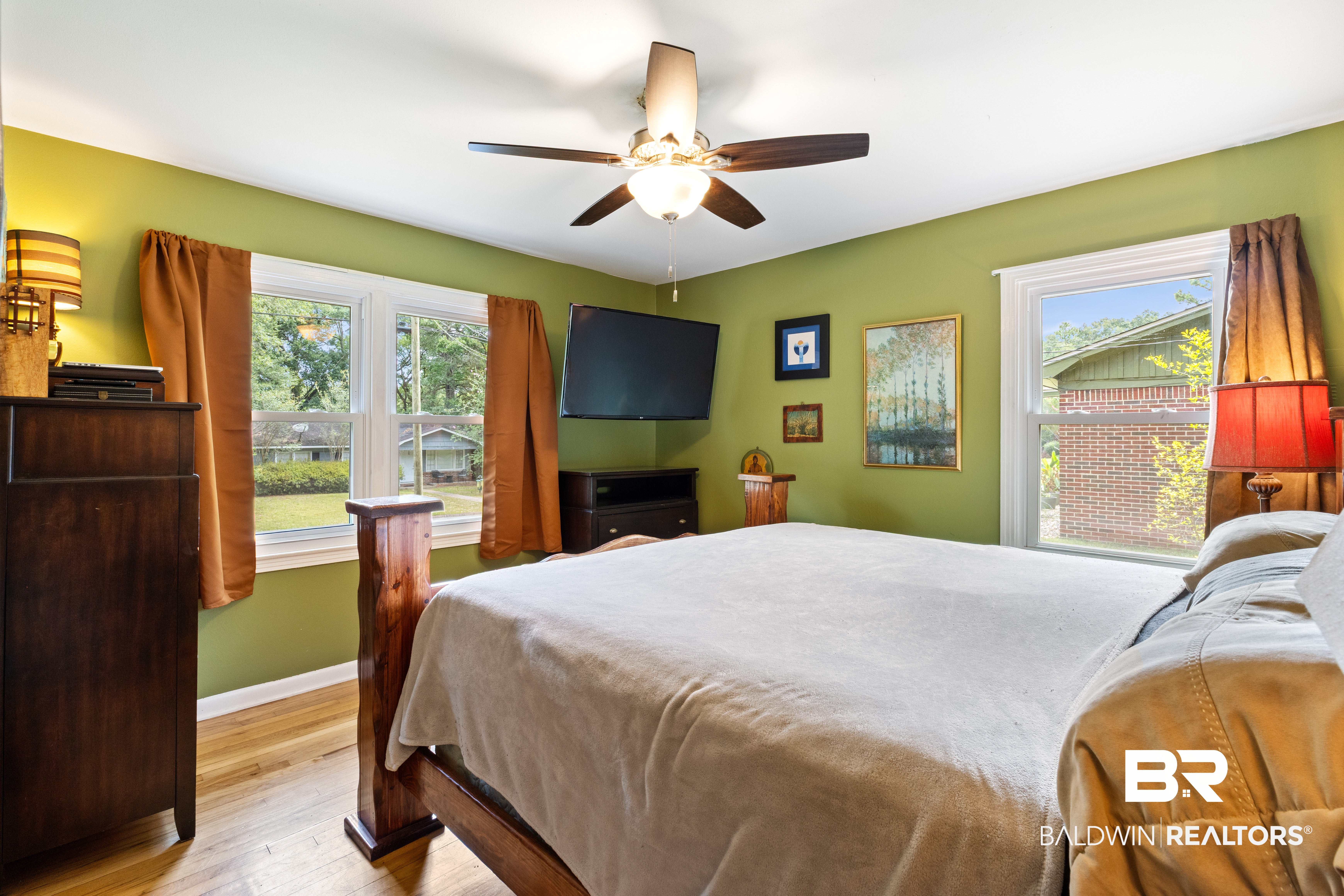 5609 Diane Drive - Photo 2