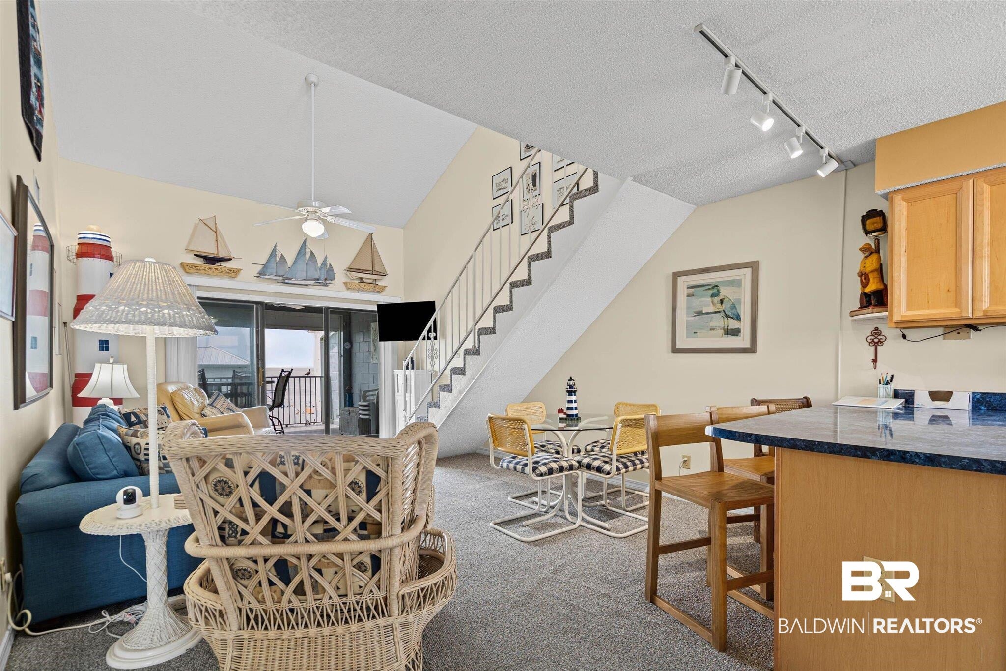 24649 Cross Lane 305