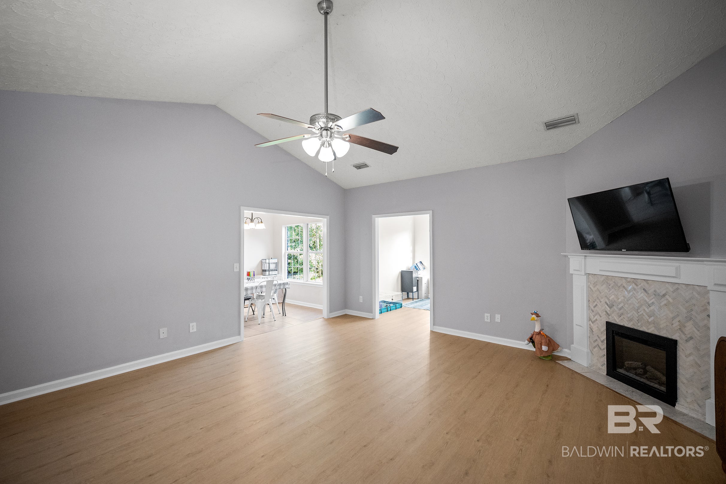 1193 Sloane Cove
