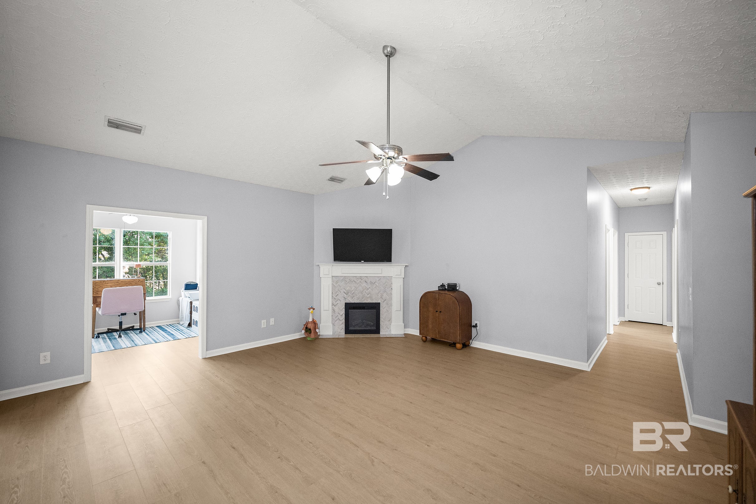 1193 Sloane Cove