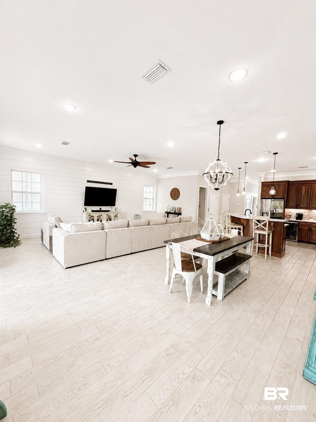 26423 Marina Rd # 26423, Orange Beach, AL, 36561, USA, 4 Bedrooms Bedrooms, ,5 BathroomsBathrooms,Residential,Pending,26423 Marina Rd # 26423,400274